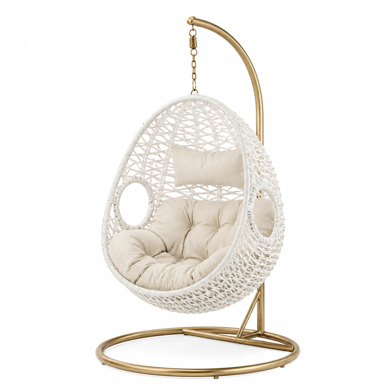 Sedia sospesa a forma di uovo in rattan bianco con cuscino crema e struttura in metallo dorato